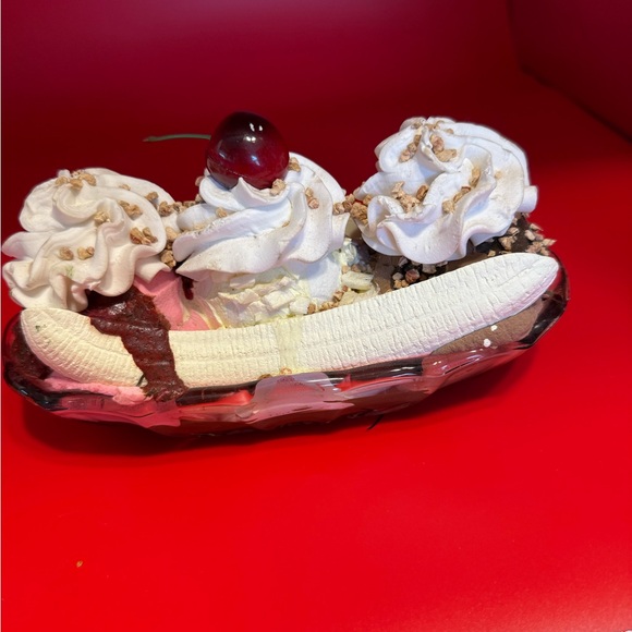 Decorative Ice Cream Sundae and Banana Split Set - Picture 10 of 12